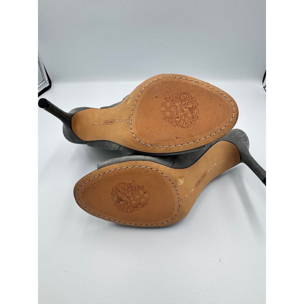 Vince Camuto Cholia Gray Suede Asymmetrical Peep Toe Sandal Bootie Heel Sz 10 - Picture 16 of 16